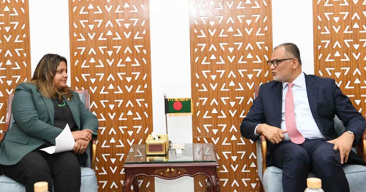 বাণিজ্য উপদেষ্টার সঙ্গে মালদ্বীপের হাইকমিশনারের বৈঠক