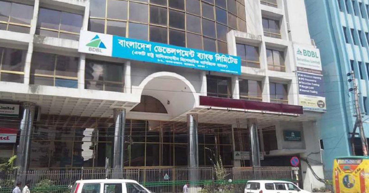 কাওরানবাজারে লিফট ছিঁড়ে কয়েকজন আহত