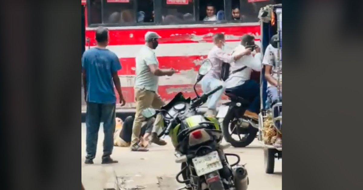 মিরপুরে প্রকাশ্যে গুলি করে ব্যবসায়ীর ২২ লাখ টাকা ছিনতাই