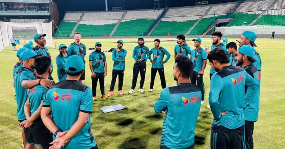 পাকিস্তানে নিজেদের প্রমাণ করতে মুখিয়ে লিটনরা