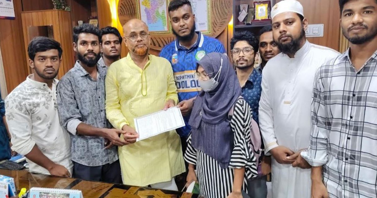 অধ্যাপক নাদিরা ইয়াসমিনকে সাতক্ষীরা কলেজে যোগদান করতে না দেওয়ার ঘোষণা
