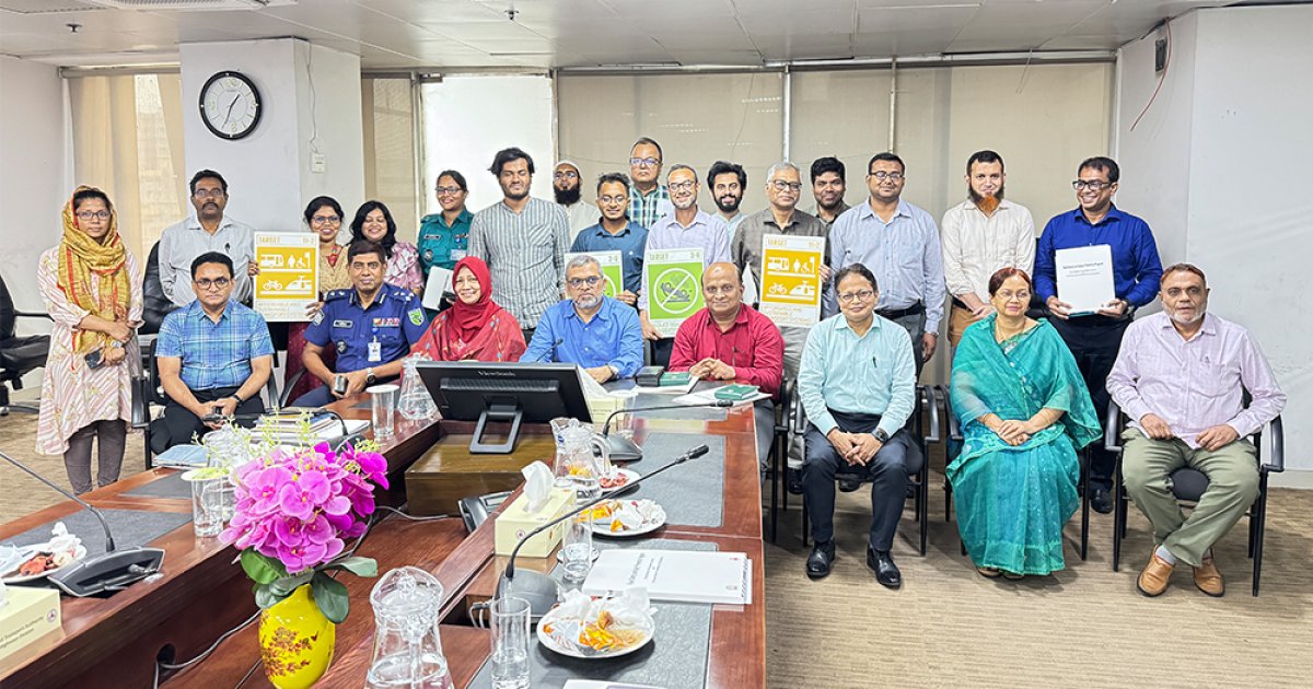 পথচারী-সাইকেল আরোহীদের নিরাপত্তা নিশ্চিতে ‘সড়ক নিরাপত্তা আইন’ প্রণয়নের দাবি