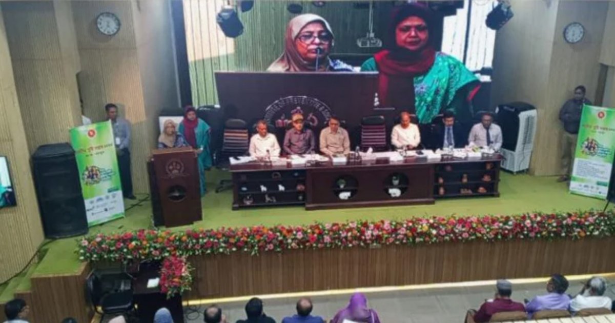 রোগ প্রতিরোধে মনোযোগ না দিলে হাসপাতাল বানিয়ে লাভ নেই : স্বাস্থ্য উপদেষ্টা