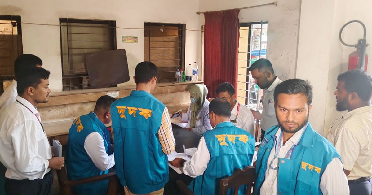 ময়মনসিংহে ট্রেনের টিকিট কালোবাজারিসহ যাত্রী হয়রানির প্রমাণ পেয়েছে দুদক