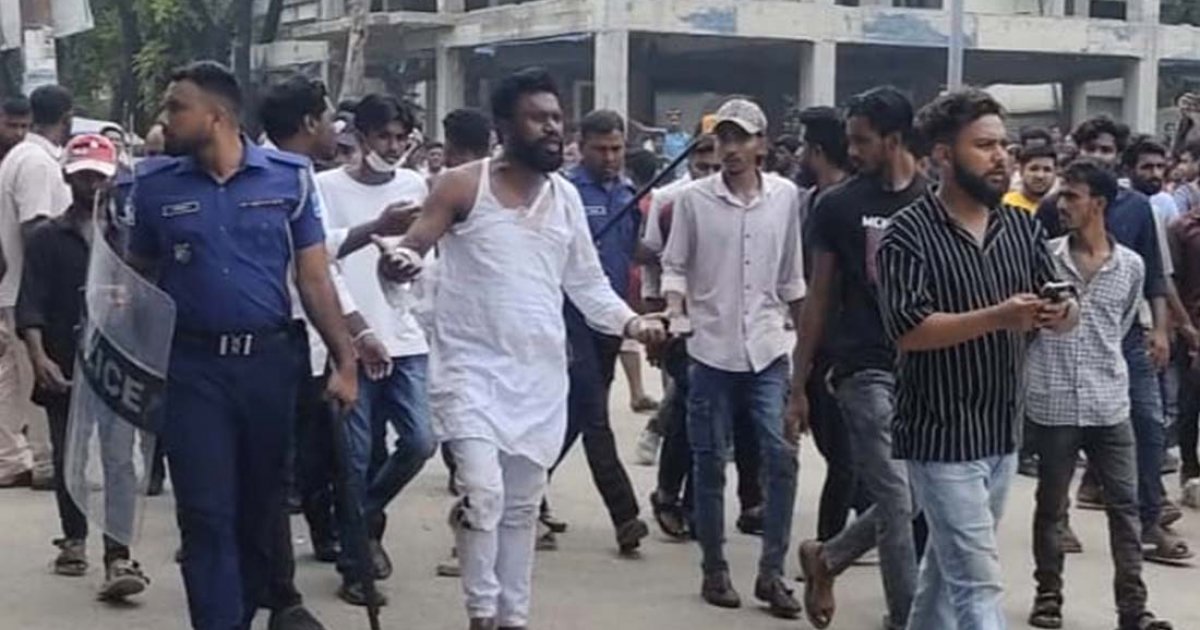 নারায়ণগঞ্জে পশুর হাটের দরপত্র নিয়ে সংঘর্ষ-হামলা, আহত ১৫