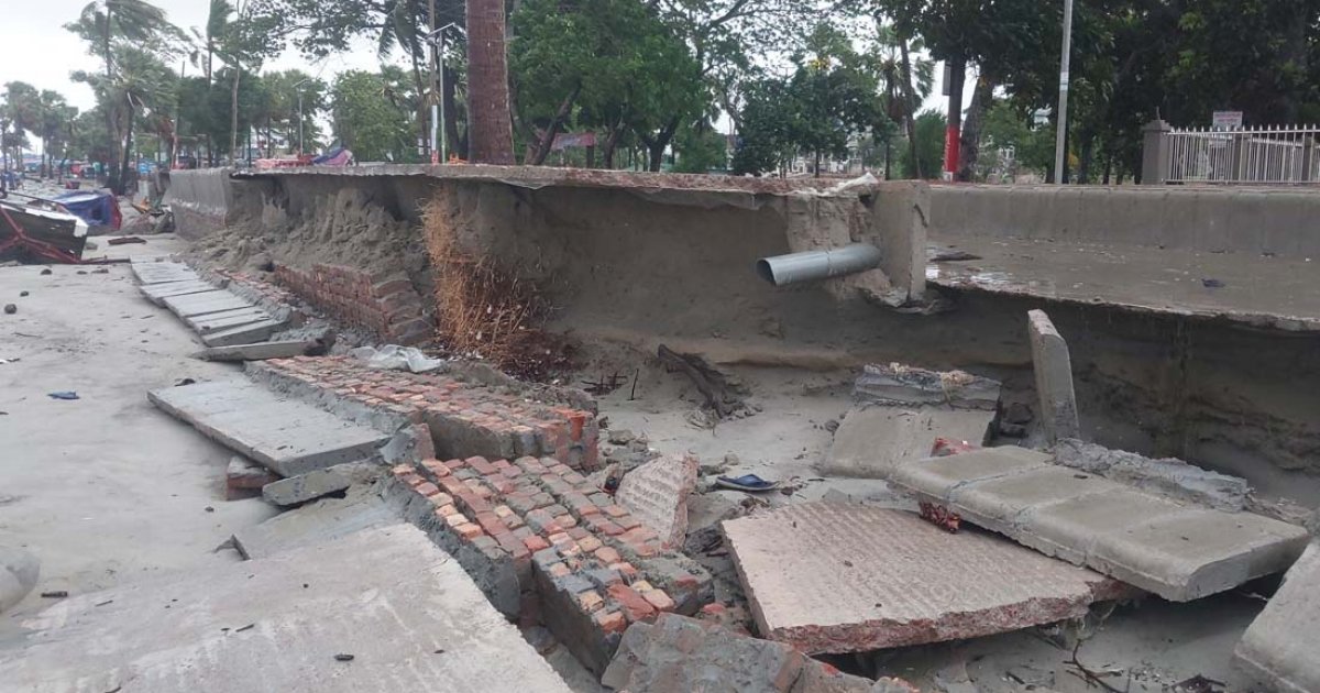 সাগরের জলে ভেসে গেলো ৪ কোটি ৭৫ লাখ টাকার রাস্তা