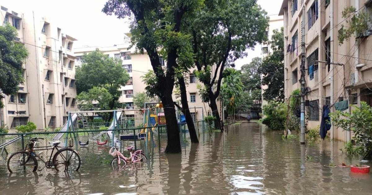 স্থল নিম্নচাপের প্রভাবে রাজধানীতে ঝড়ো হাওয়া-বৃষ্টি, চলতে পারে সারাদিন