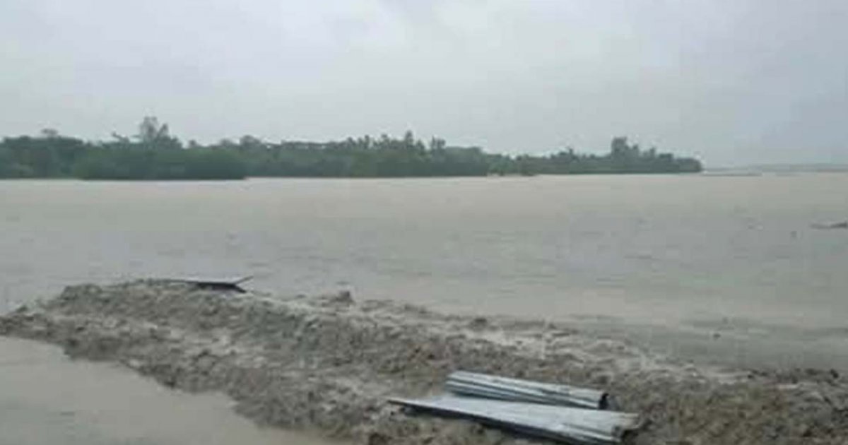 ফেনীতে একদিনে রেকর্ড বৃষ্টি, ঝরতে পারে শনিবারেও
