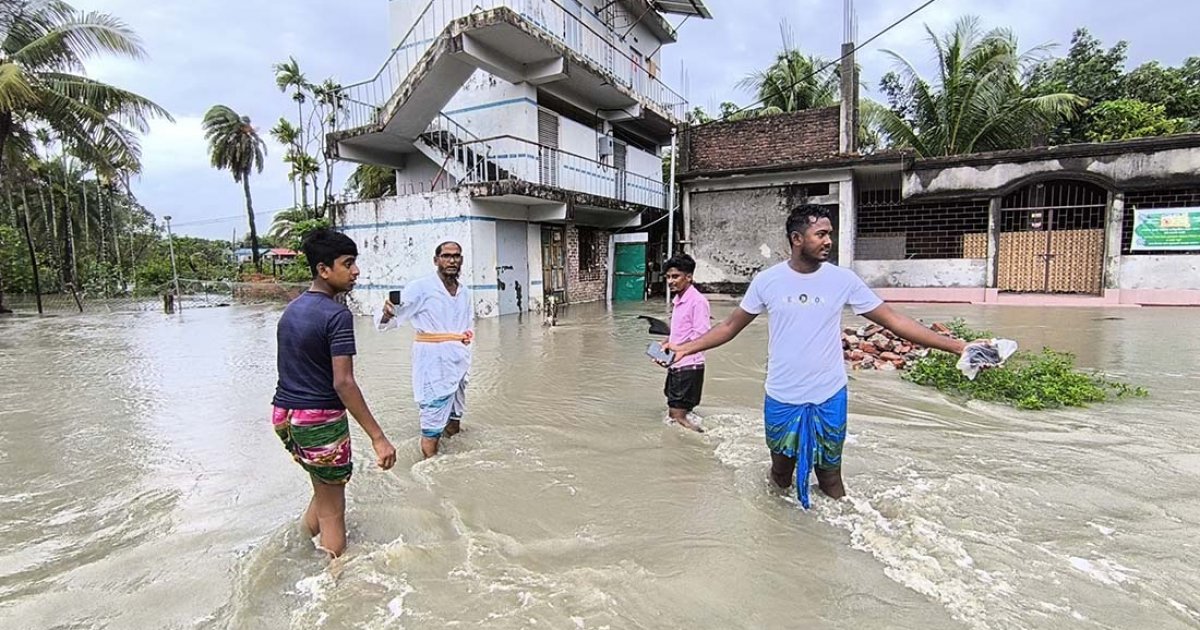 বৃষ্টি ও জোয়ারের পানিতে নোয়াখালীতে দুর্ভোগ-আতঙ্ক, ২৮৫ মিলিমিটার বৃষ্টি