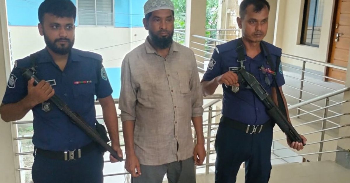 হাটে অতিরিক্ত খাজনা আদায়, সেনাবাহিনীর হাতে বহিষ্কৃত বিএনপি নেতা আটক