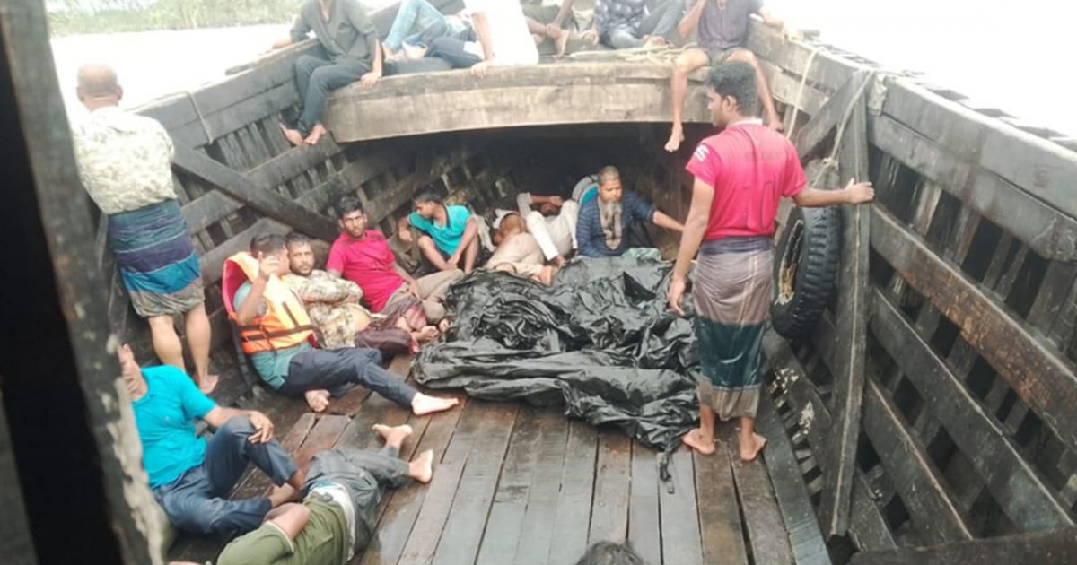 মেঘনায় ট্রলারডুবি, এক পুলিশ সদস্যসহ নিখোঁজ ৭