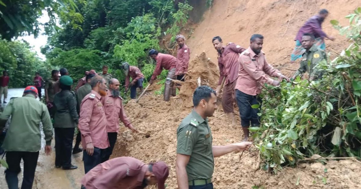 টানা বৃষ্টিতে বিপর্যয়, পাহাড়িদের পাশে হিল আনসার ও ভিডিপি