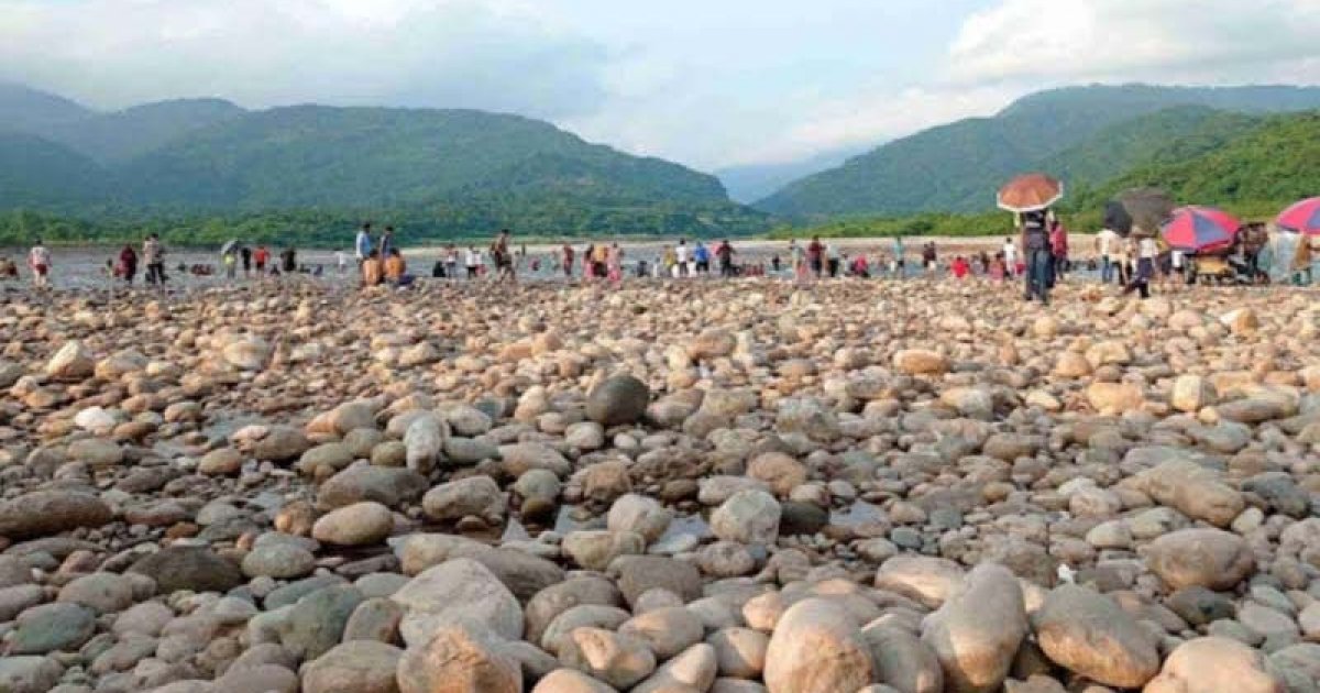 সাদাপাথরে পর্যটক প্রবেশে নিষেধাজ্ঞা