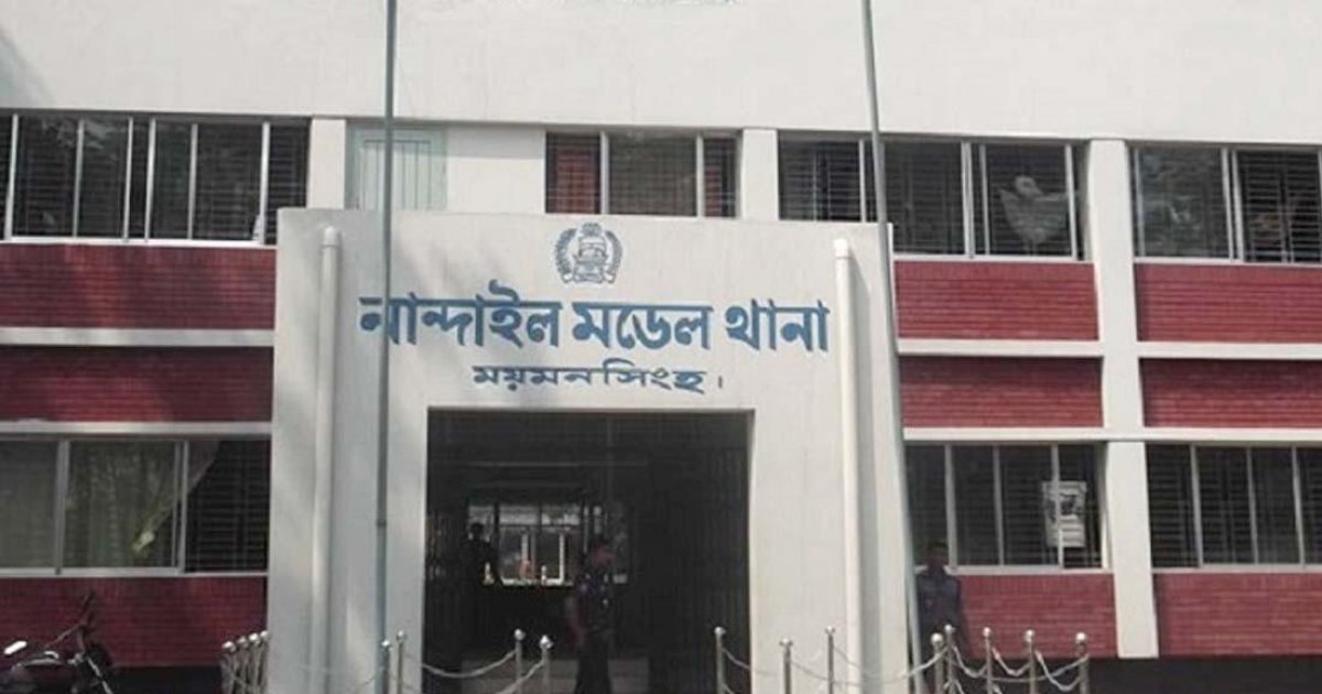 হত্যার পর কৃষকের মরদেহ ঝুলিয়ে রাখা হয় গাছে