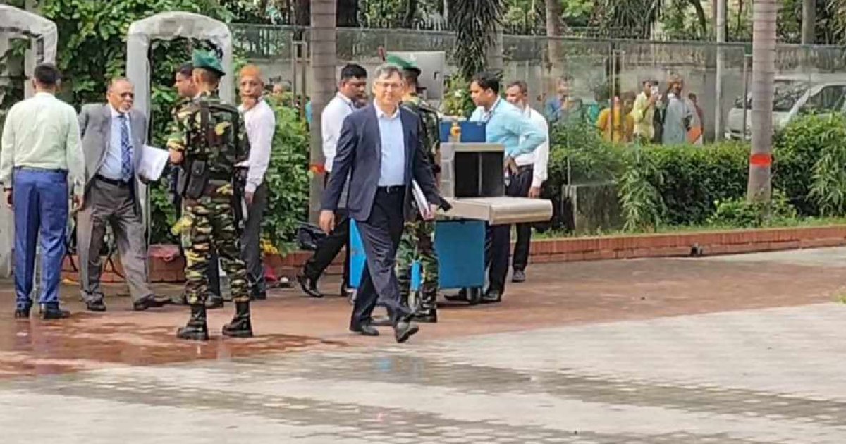 সালাউদ্দিন আহমেদের নেতৃত্বে প্রধান উপদেষ্টার সঙ্গে বৈঠকে বিএনপির প্রতিনিধিদল