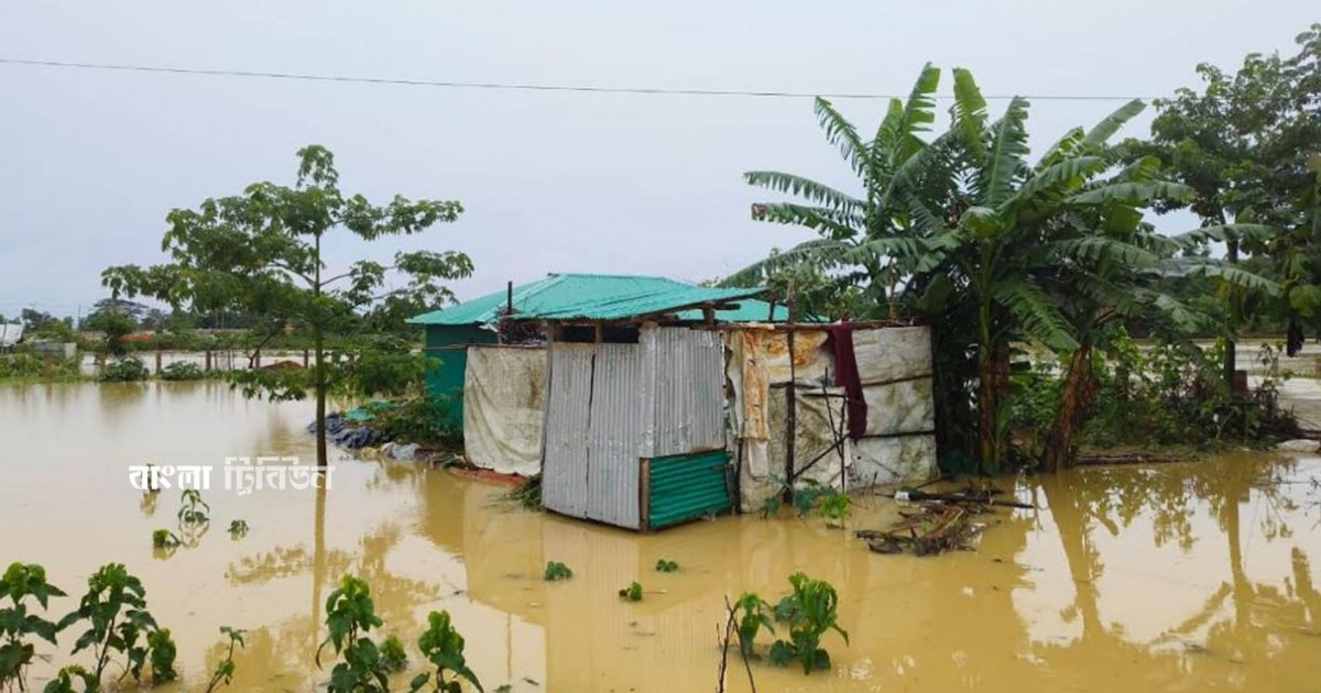 উখিয়ায় মাটির দেয়াল ধসে রোহিঙ্গা যুবকের মৃত্যু, পানিবন্দি দেড় হাজার পরিবার