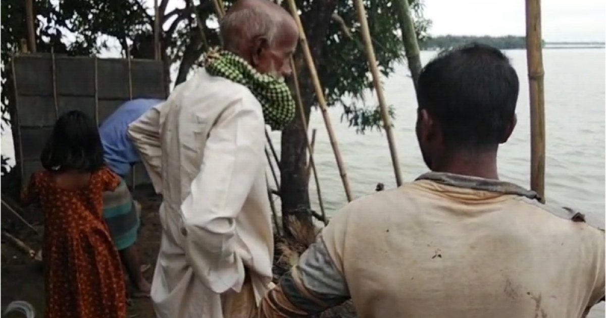 ঈদের আগেই বানের পানিতে ভেসে গেলো ঘর