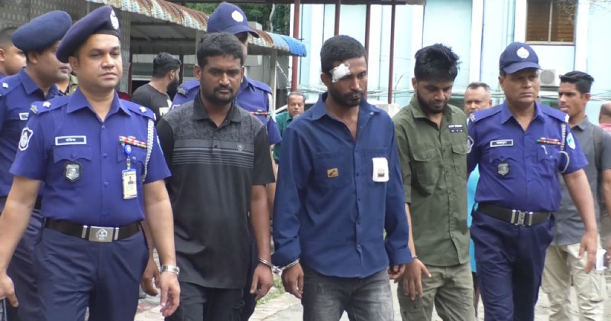 সন্ধ্যায় জেল থেকে বেরিয়ে রাতে ডাকাতি করতে গিয়ে ধরা
