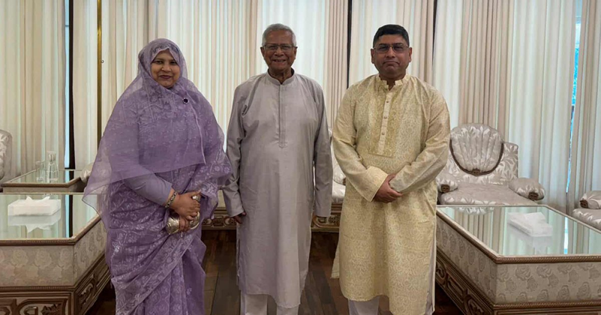 ঈদ উপলক্ষে প্রধান উপদেষ্টার সঙ্গে সস্ত্রীক সাক্ষাৎ করলেন সেনাপ্রধান