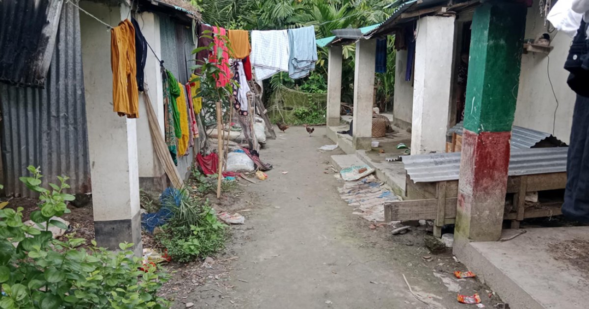 ঈদের আনন্দ নেই রায়পুরের চার শতাধিক পরিবারে