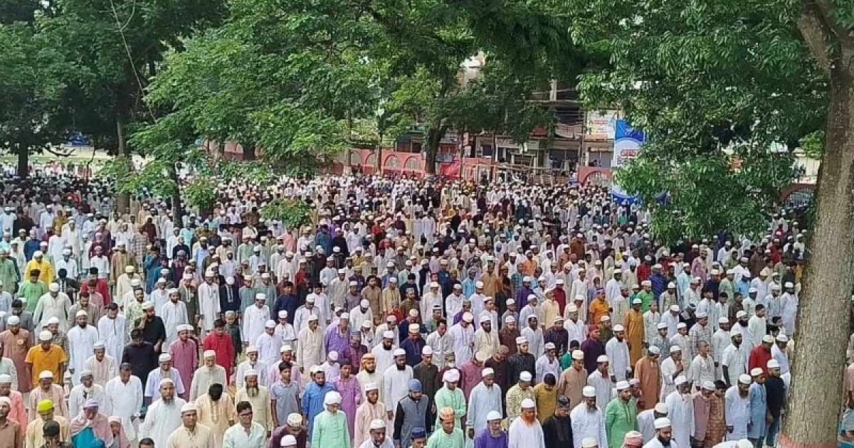 শোলাকিয়ায় লাখো মুসল্লির ঢল