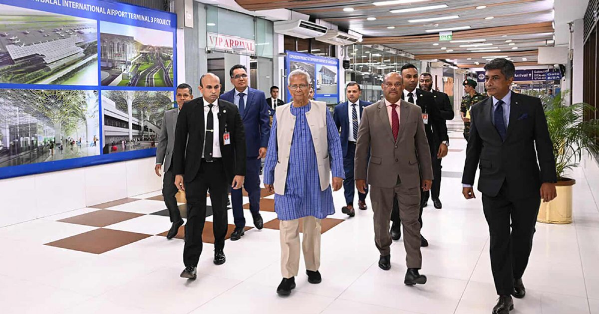 যুক্তরাজ্যের উদ্দেশে ঢাকা ছেড়েছেন প্রধান উপদেষ্টা