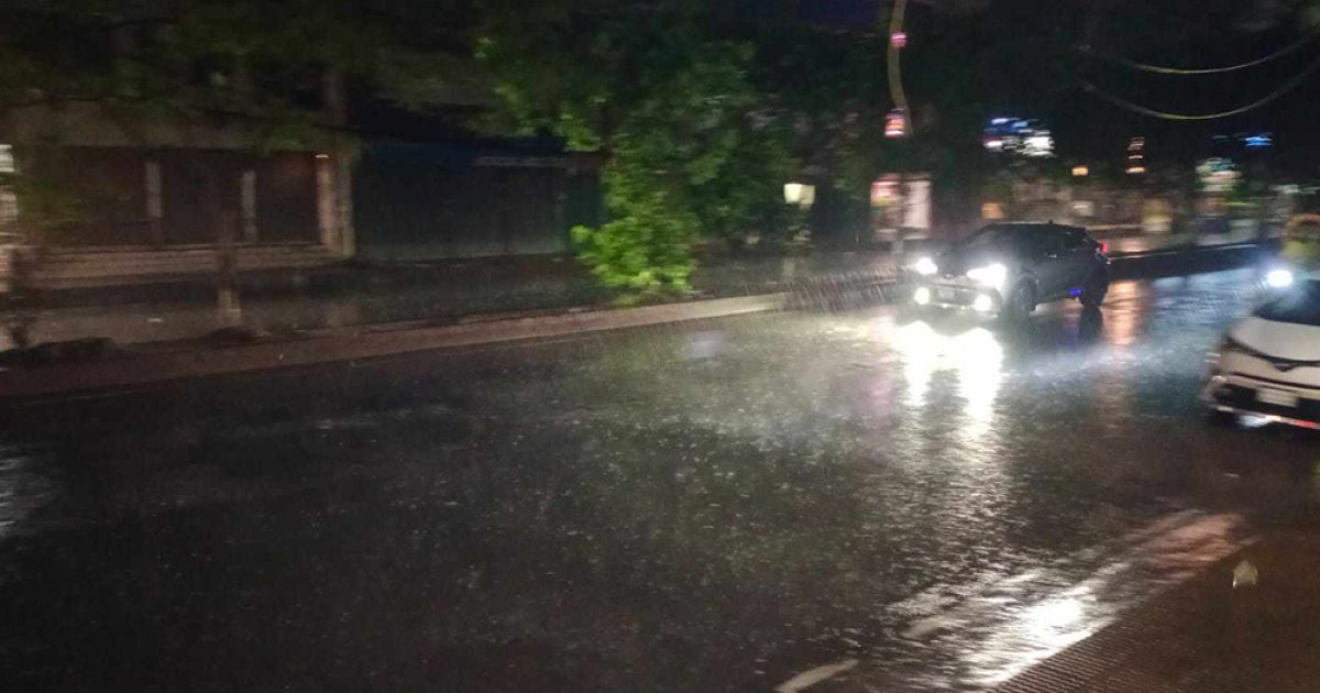 দিনভর তাপপ্রবাহের পর রাজধানীতে স্বস্তির বৃষ্টি