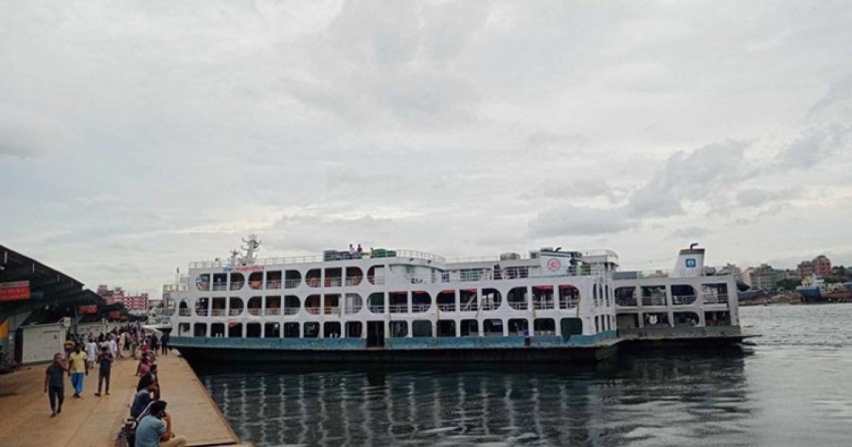 দীর্ঘ ছুটির রেশ নৌপথে, নেই ফিরতি যাত্রীর চাপ