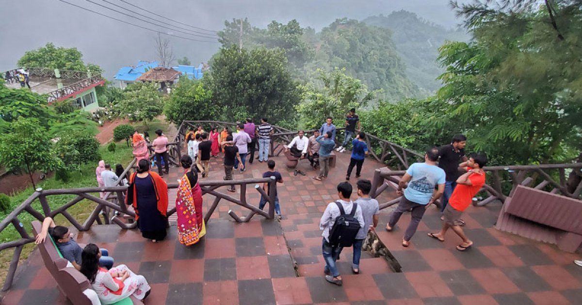 বান্দরবানের পাহাড়ের পর্যটনকেন্দ্রগুলোতে ভিড়