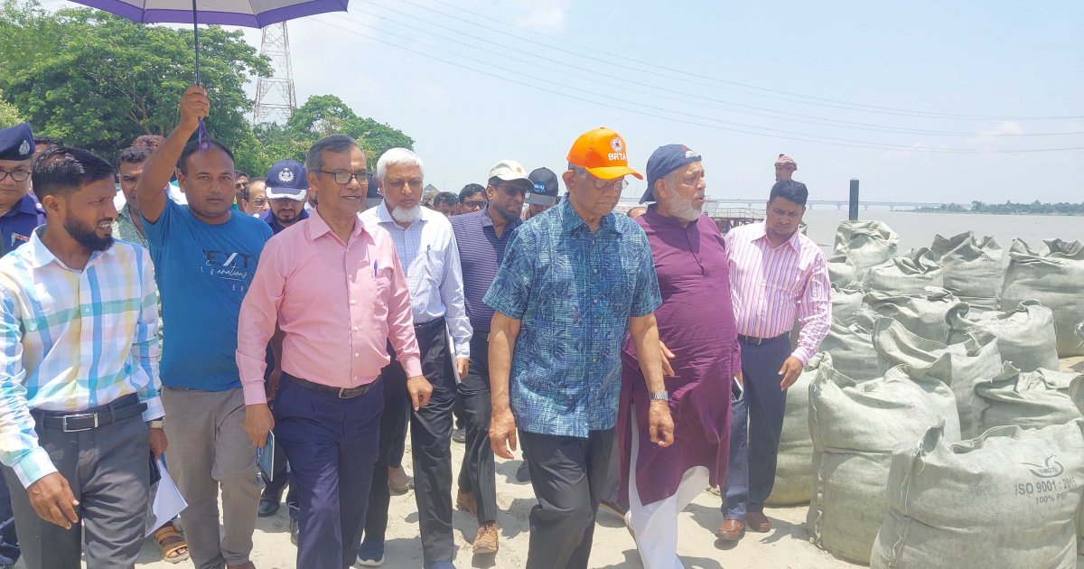 নদীভাঙন রোধে অবৈধ ড্রেজার মালিকদের আইনের আওতায় আনা হবে: ফাওজুল কবির খান