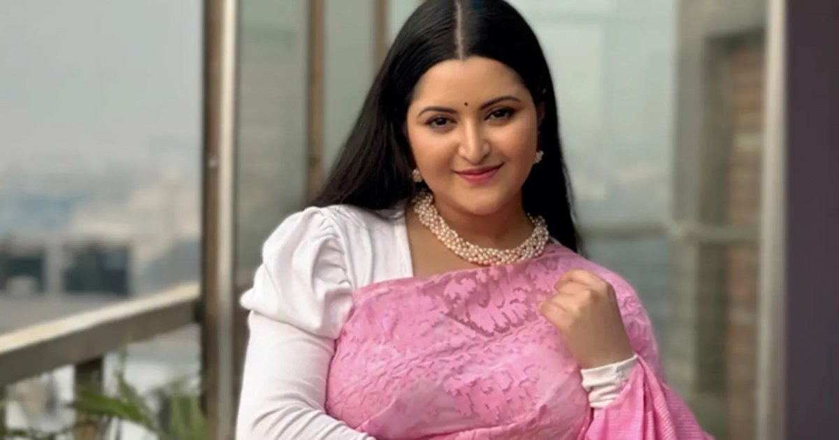 পুকুরে কাচের বাড়ি বানাবেন পরী!