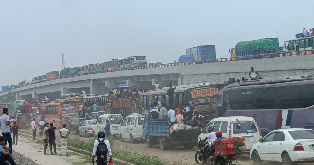 সিরাজগঞ্জের মহাসড়কে ১৫ কিলোমিটার যানজট