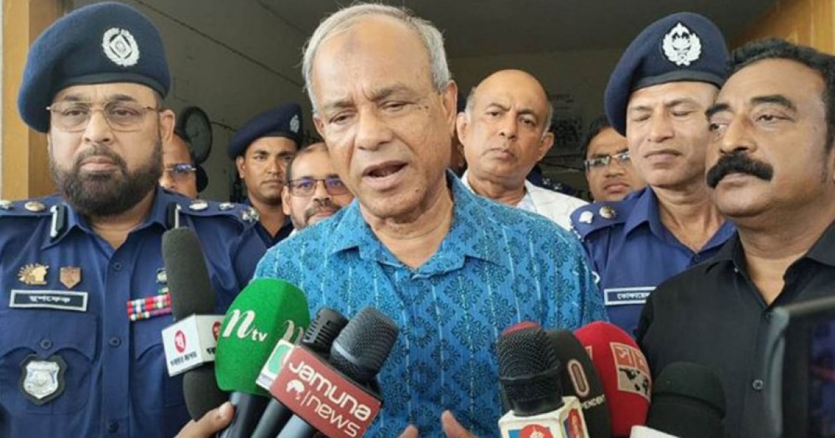 পুলিশের কাছে ভারী মারণাস্ত্র থাকবে না: স্বরাষ্ট্র উপদেষ্টা