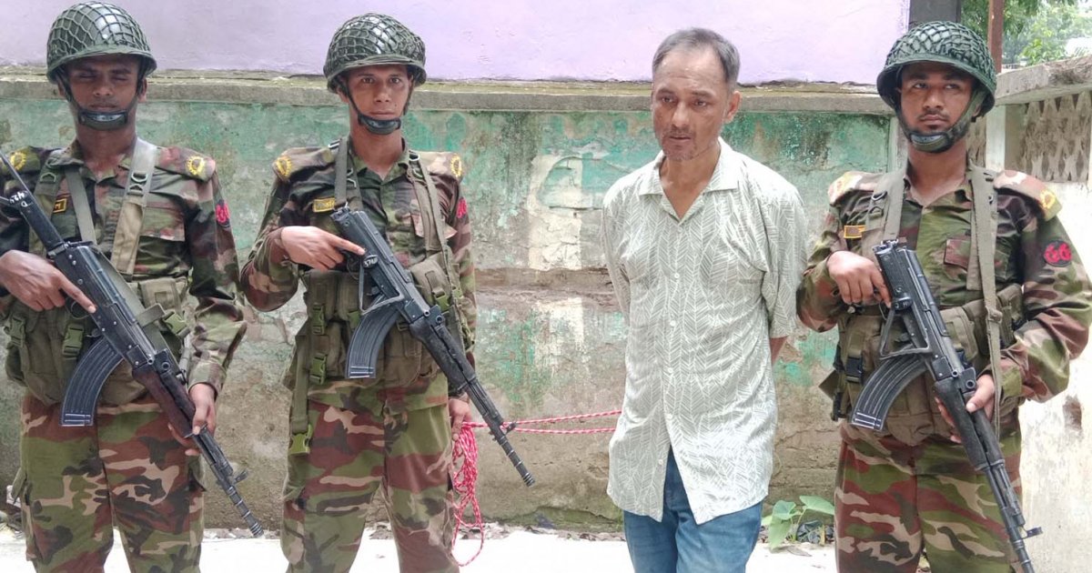 সাবেক এমপির ছেলে যৌথ বাহিনীর হাতে আটক
