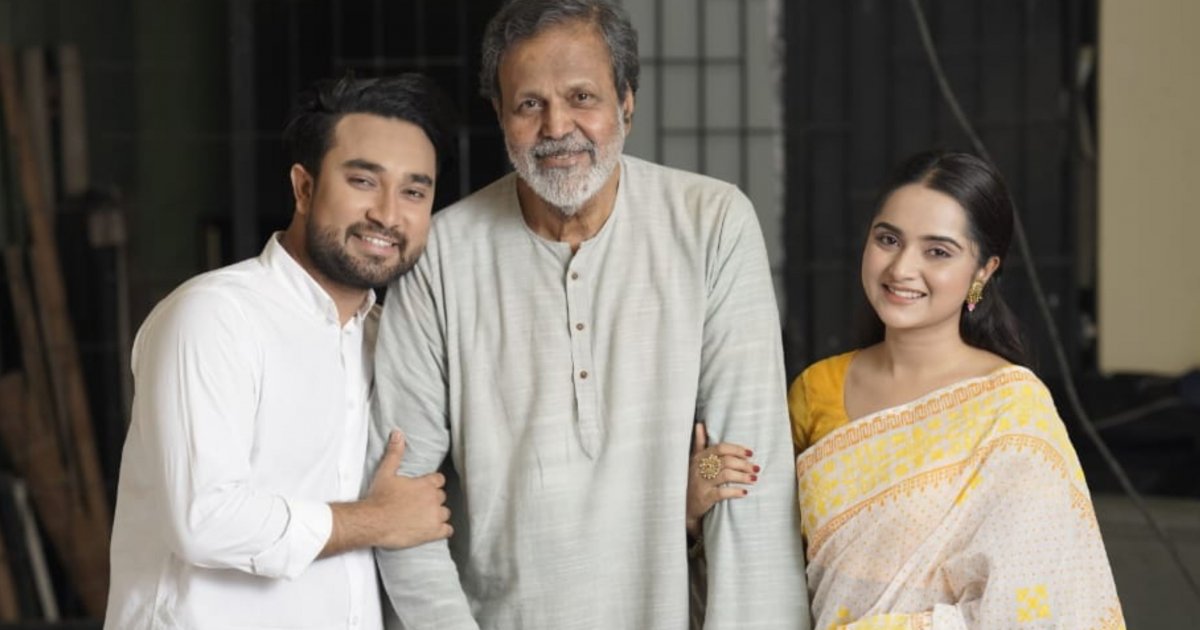 শিক্ষাগুরুর মর্যাদার গল্পে প্রশংসিত ‘সম্মান’