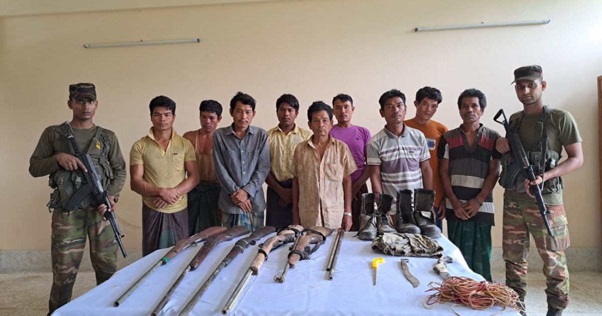 লামার টংকাবতীতে সেনা অভিযান, আটক ৯