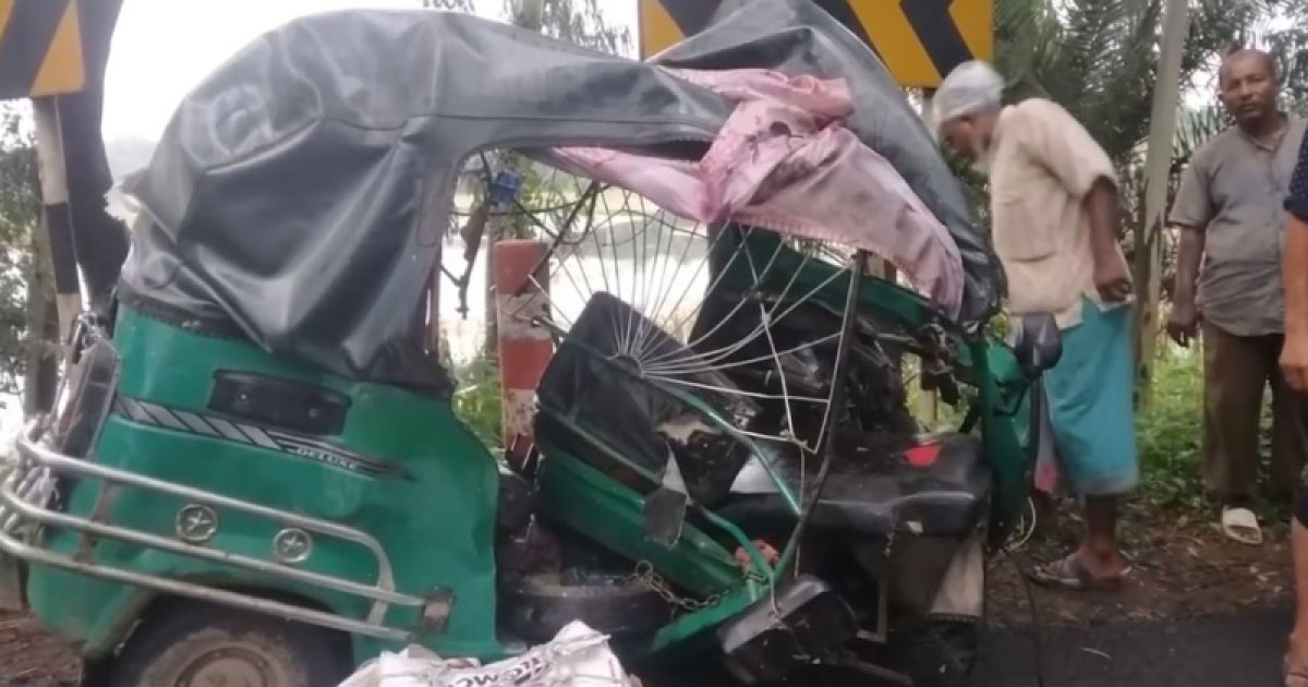 বাসের সঙ্গে সংঘর্ষে সিএনজিতে থাকা ৪ জনই নিহত