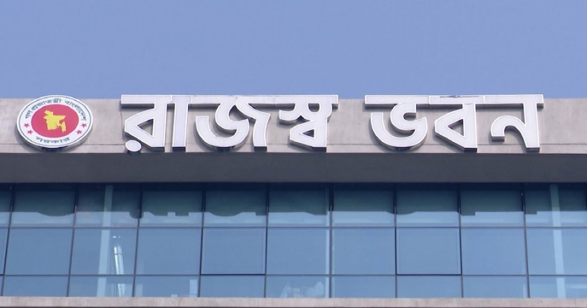 সৌরবিদ্যুৎ খাতকে উৎসাহ দিতে সোলার ইনভার্টারে শুল্ক কমালো সরকার