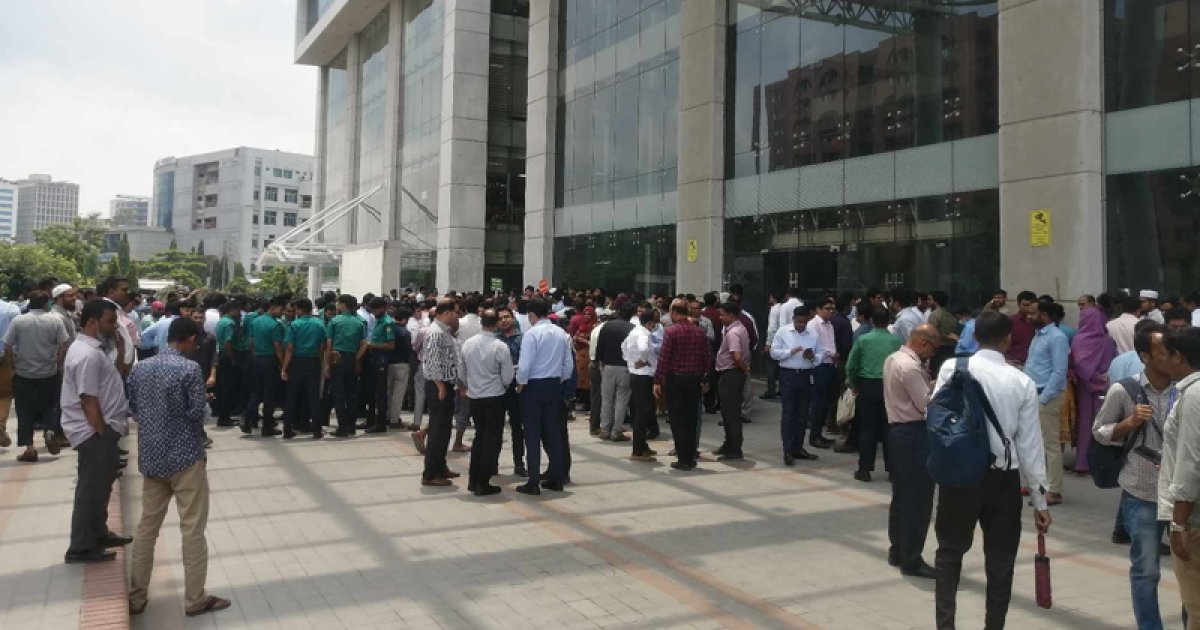 সরকার ও এনবিআর কর্মকর্তারা মুখোমুখি অবস্থানে