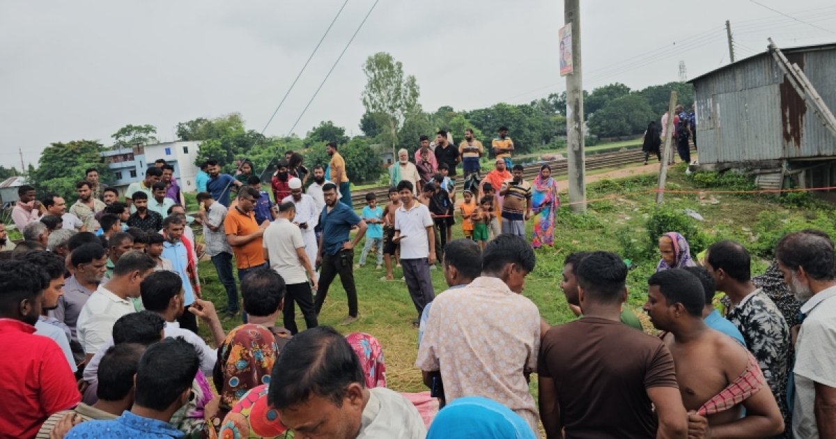 দৌলতদিয়ায় দুই মামলার আসামিকে কুপিয়ে হত্যা