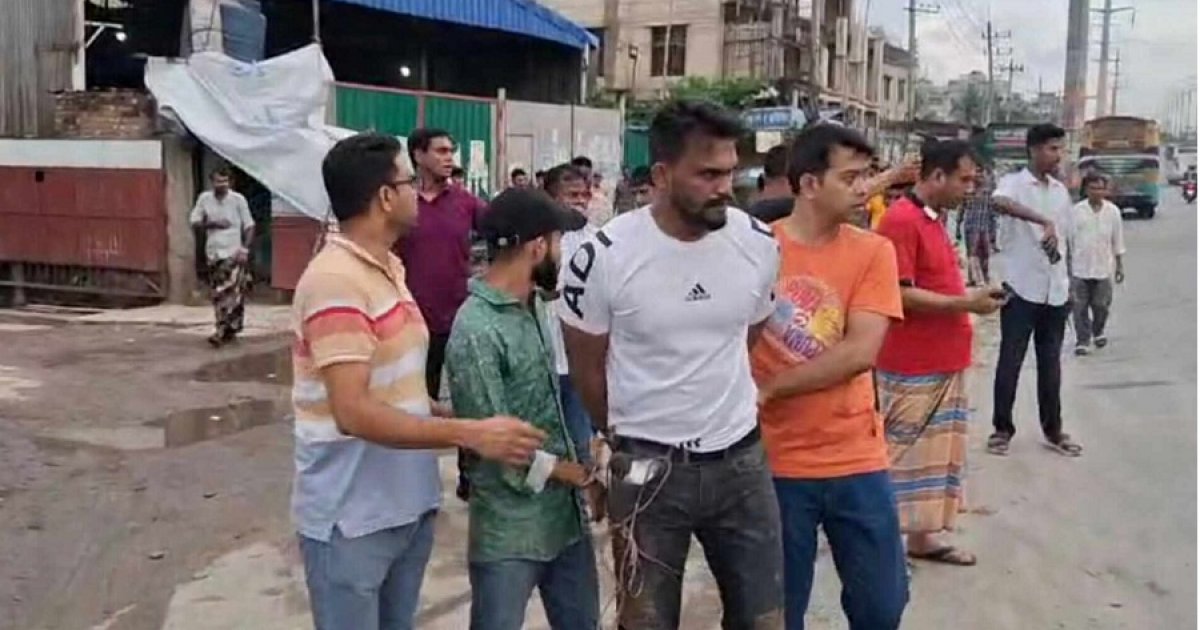 আ.লীগের প্রতিষ্ঠাবার্ষিকীতে কেক কেটে মিছিলের প্রস্তুতি, গ্রেফতার ১৩