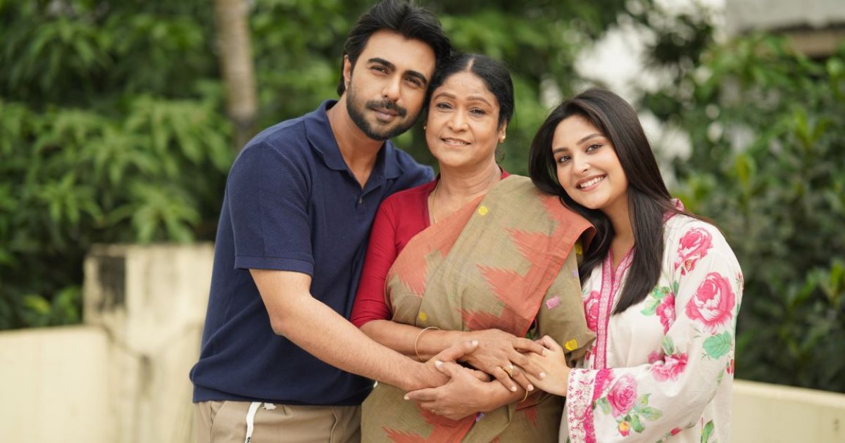 আলোচনায় ‘ঘ্রাণ’: মায়ের জন্মদিনের খোঁজে পুত্র