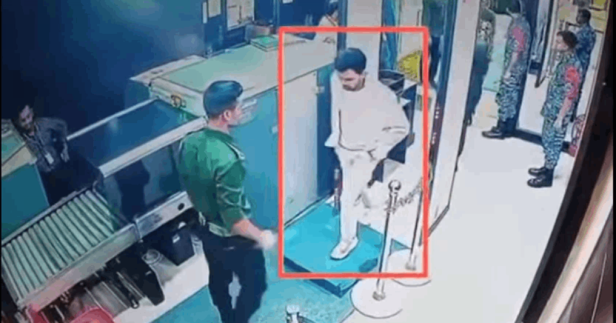 ব্যাগে গুলির ম্যাগাজিন পাওয়ার বিষয়ে যা জানালেন উপদেষ্টা আসিফ