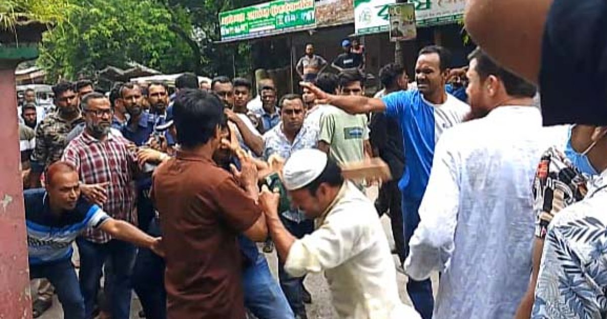 সাতক্ষীরা প্রেসক্লাবে সাংবাদিকদের ওপর সন্ত্রাসী হামলা, আহত ৩০