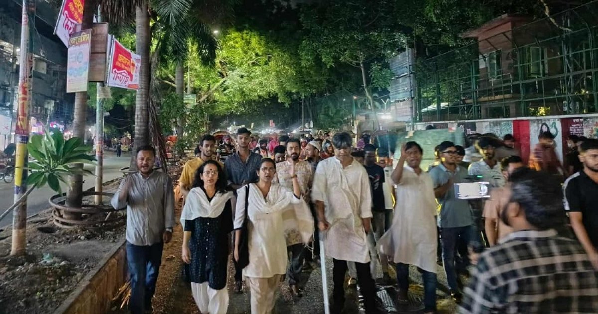 কেন্দ্রীয় কার্যালয়ের পাশে ককটেল বিস্ফোরণ, গণসংহতির বিক্ষোভ মিছিল