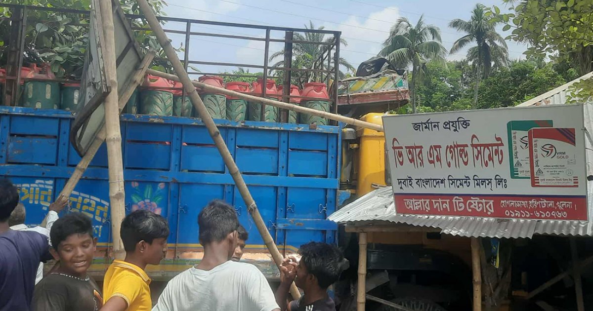 খুলনায় সড়ক দুর্ঘটনায় ২ জনের মৃত্যু