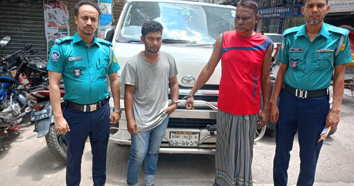 ডিবি পরিচয়ে ৩০ লাখ টাকা ছিনতাইয়ের ঘটনায় গ্রেফতার ৩