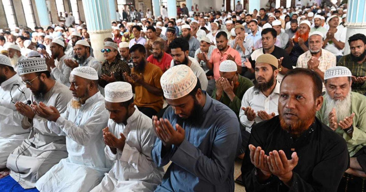 জুলাই শহীদদের জন্য বায়তুল মোকাররমে বিশেষ দোয়া
