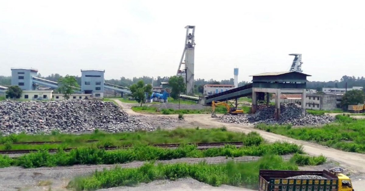 দিনাজপুরের মধ্যপাড়া পাথর খনিতে উৎপাদন বন্ধ