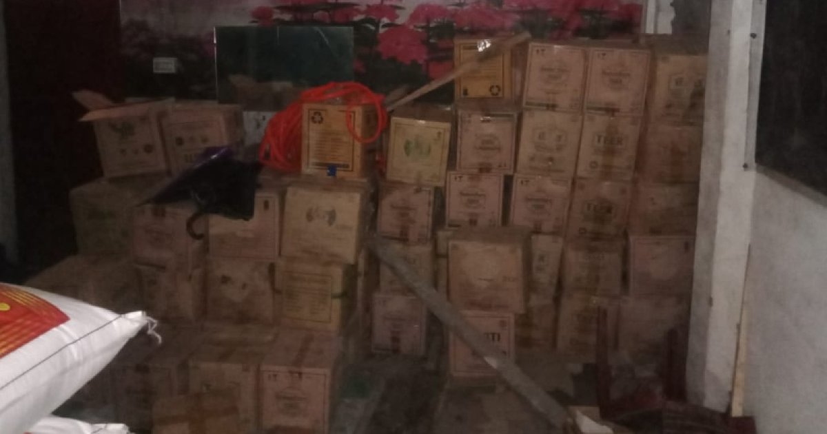কুমিল্লার এক দোকানে মিললো টিসিবির ১৪৪২ লিটার তেল